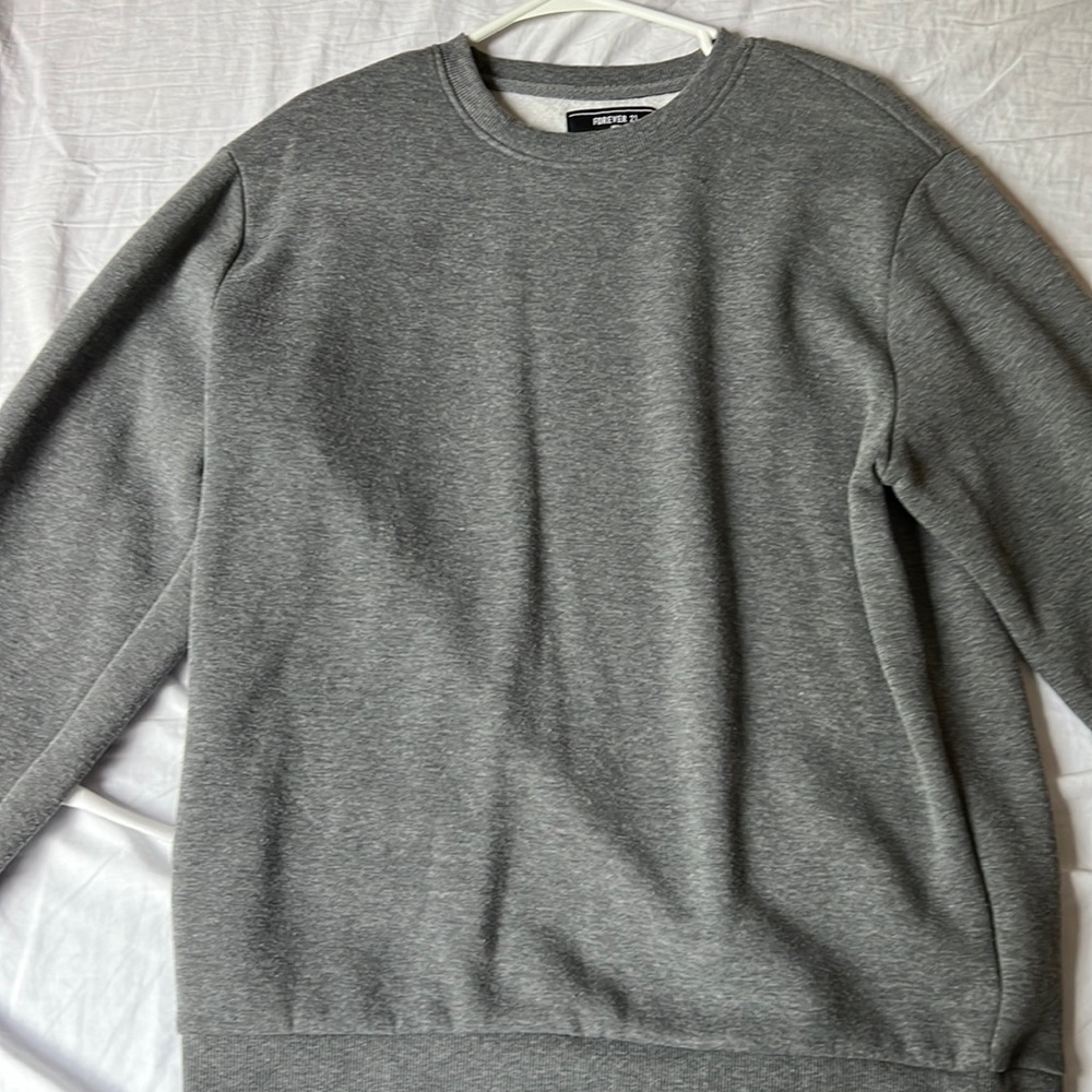 Forever 21 dark grey crewneck. Size large.